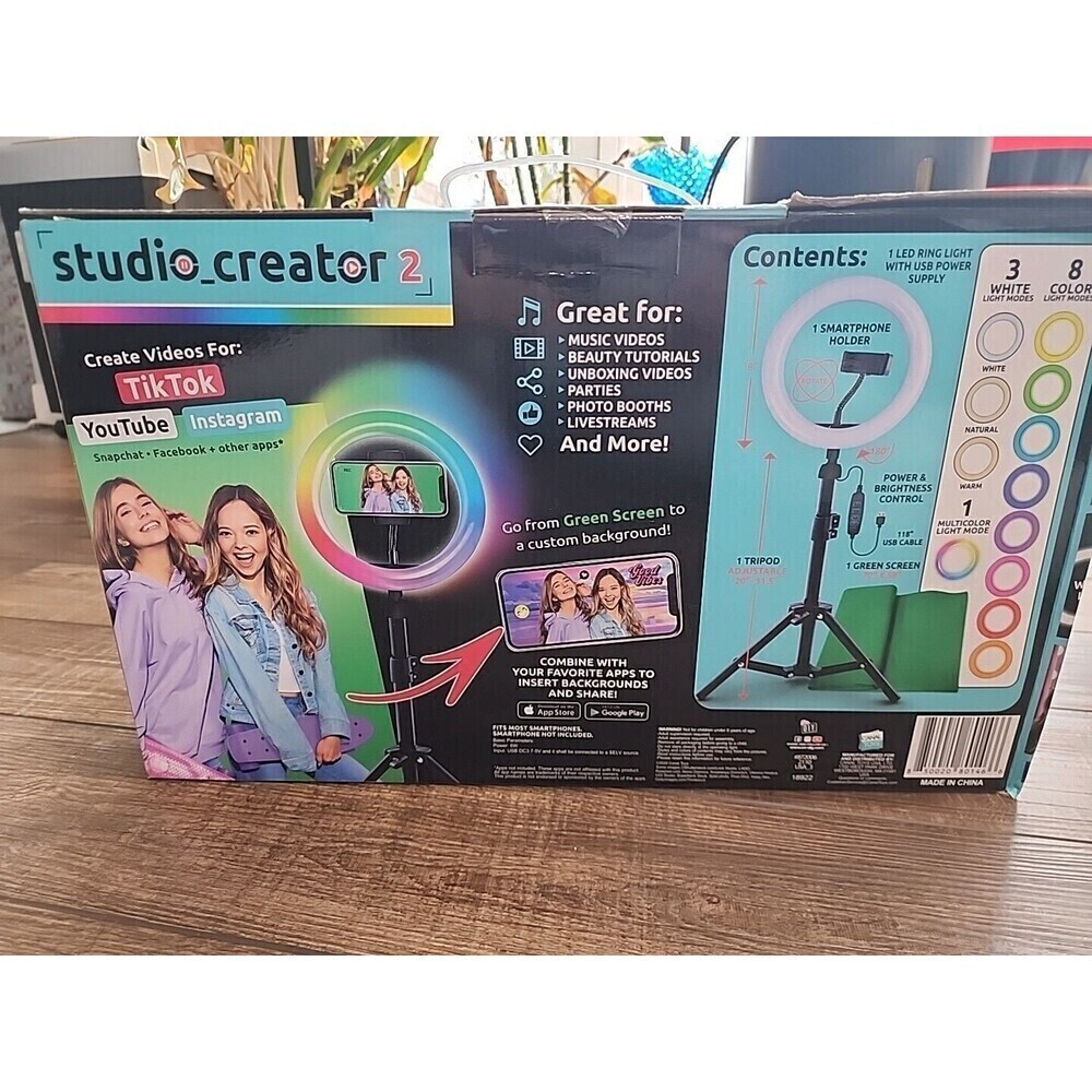 Studio Creator Playset [Version 2] Tik Tok YouTube Instagram Facebook Videos - Picture 3 of 4